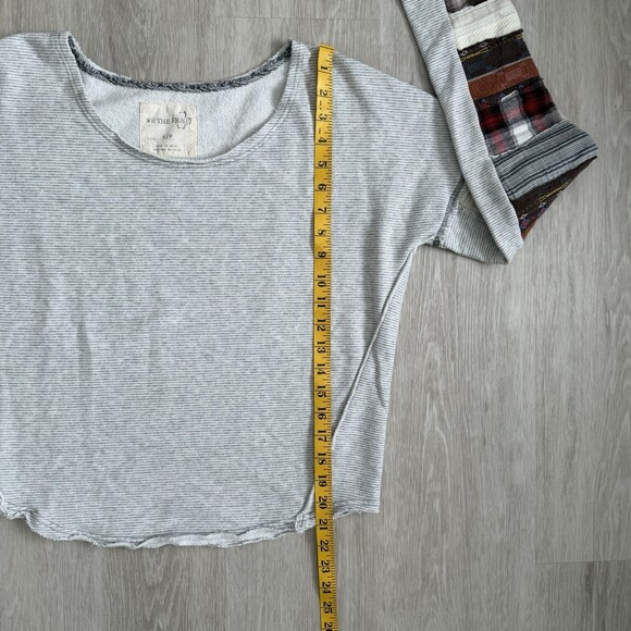 Free People We The Free Top Grey Striped Patchwork Sleeve Thermal Raw Hem Size S - Picture 9 of 11